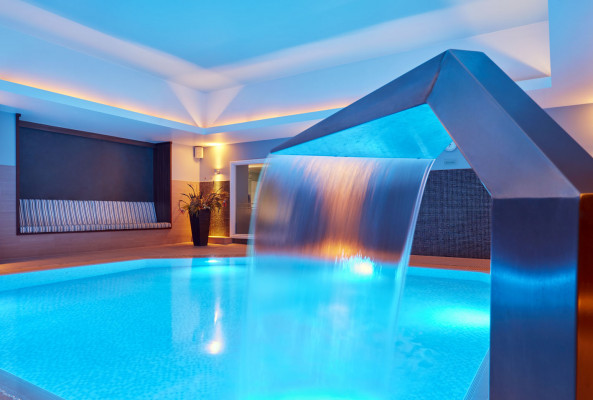 The Midland rena spa pool swan neck fountain